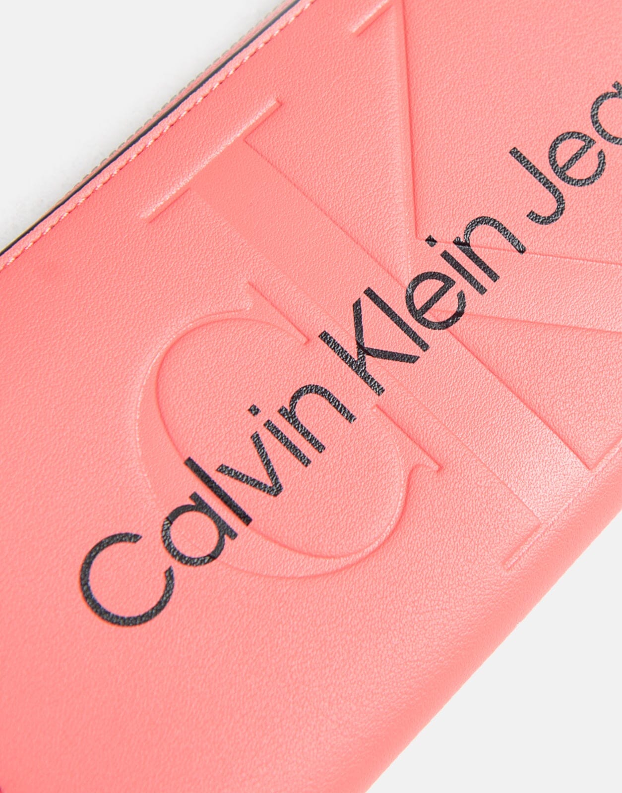 Calvin Klein Sculpted Mono Zip Pink Wallet