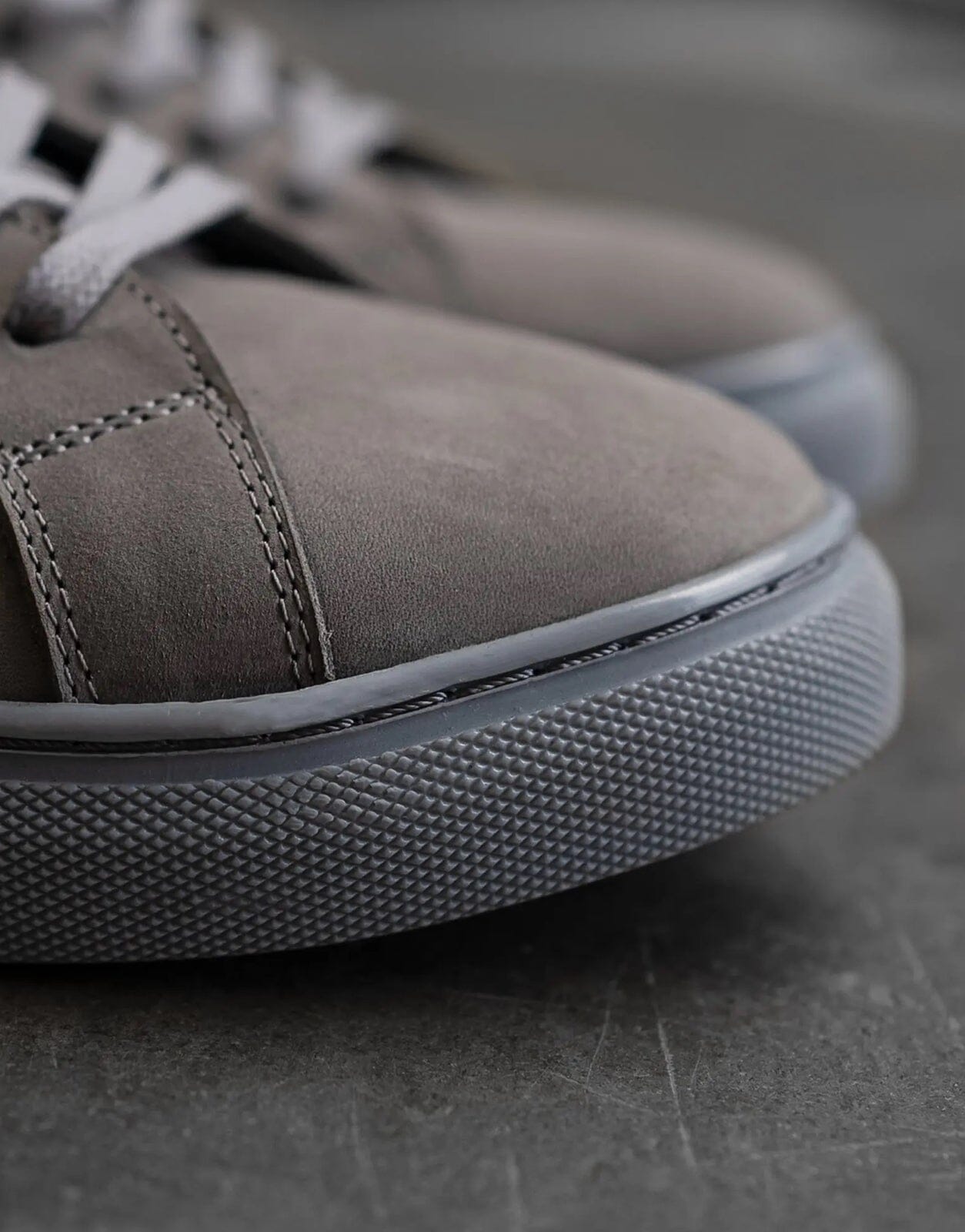 Fade Essential Grey Sneakers