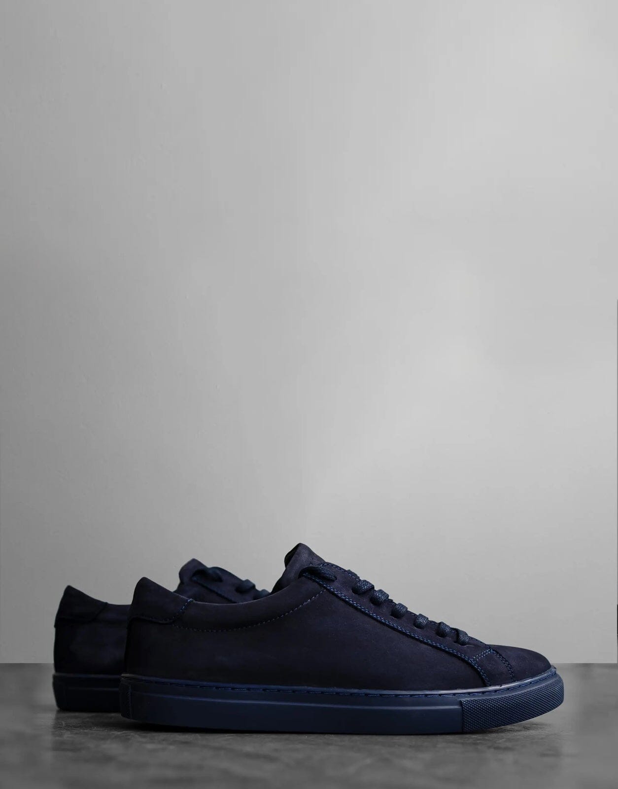 Fade Essential Navy Sneakers